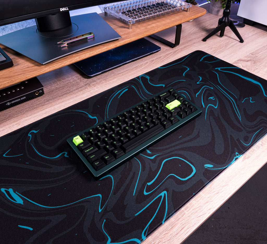 Marble Liquid V2 Desk Mat – 900 × 400 mm