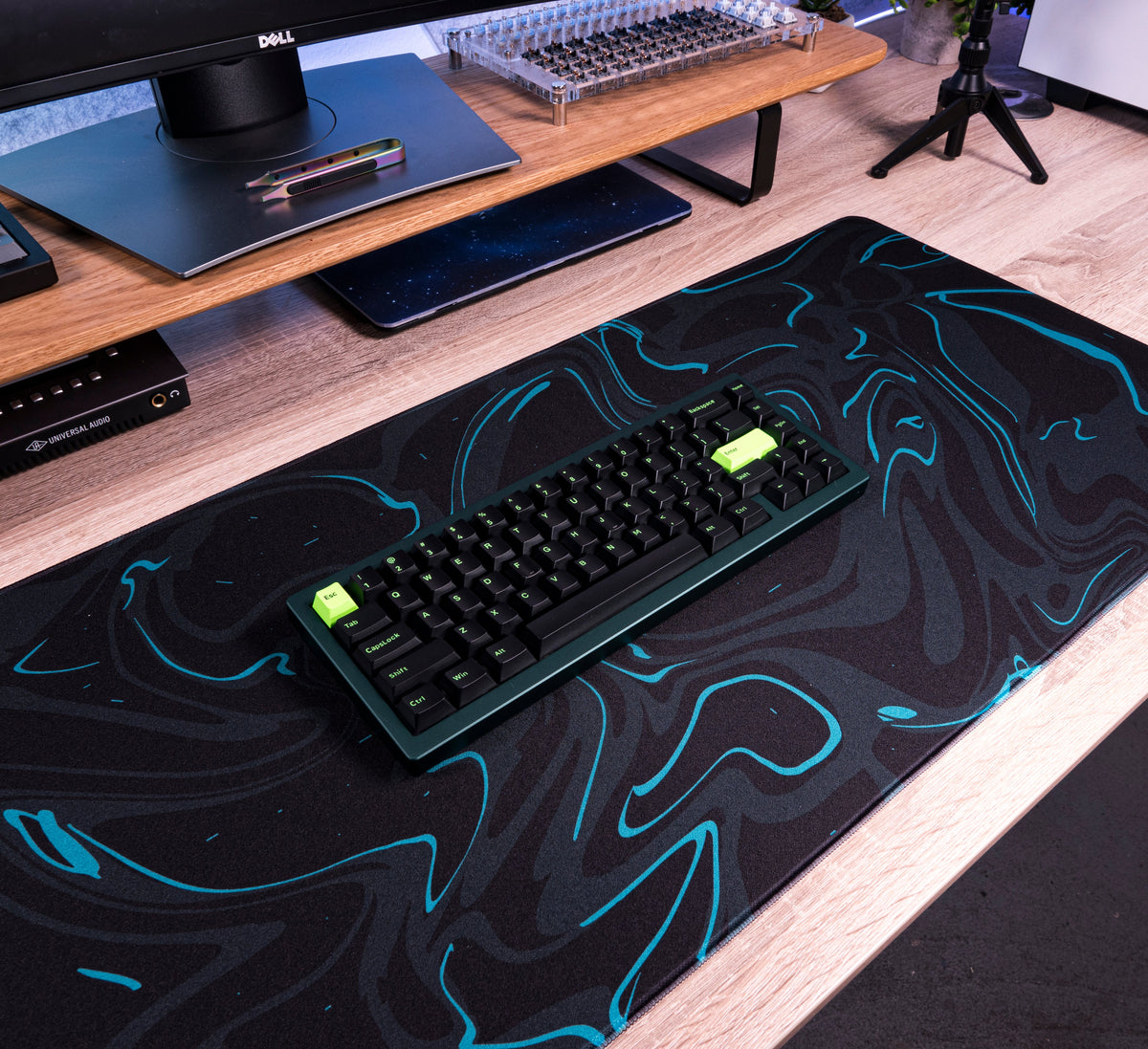 Marble Liquid V2 Desk Mat – 900 × 400 mm