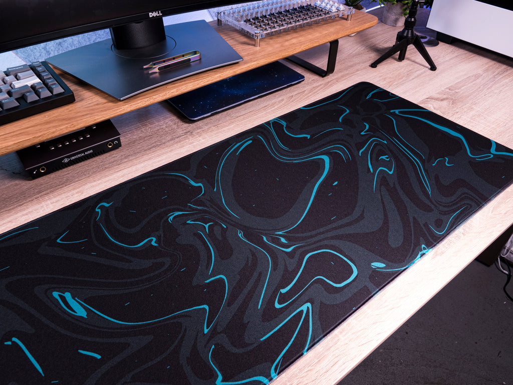 Marble Liquid V2 Desk Mat – 900 × 400 mm