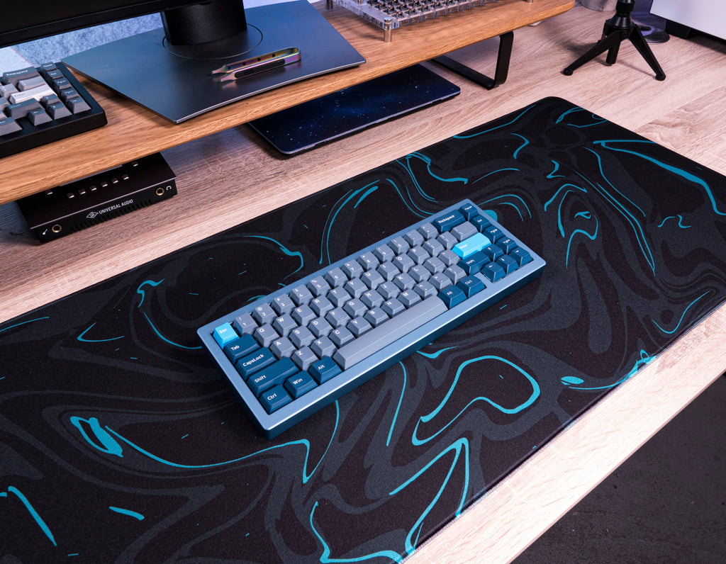 Marble Liquid V2 Desk Mat – 900 × 400 mm